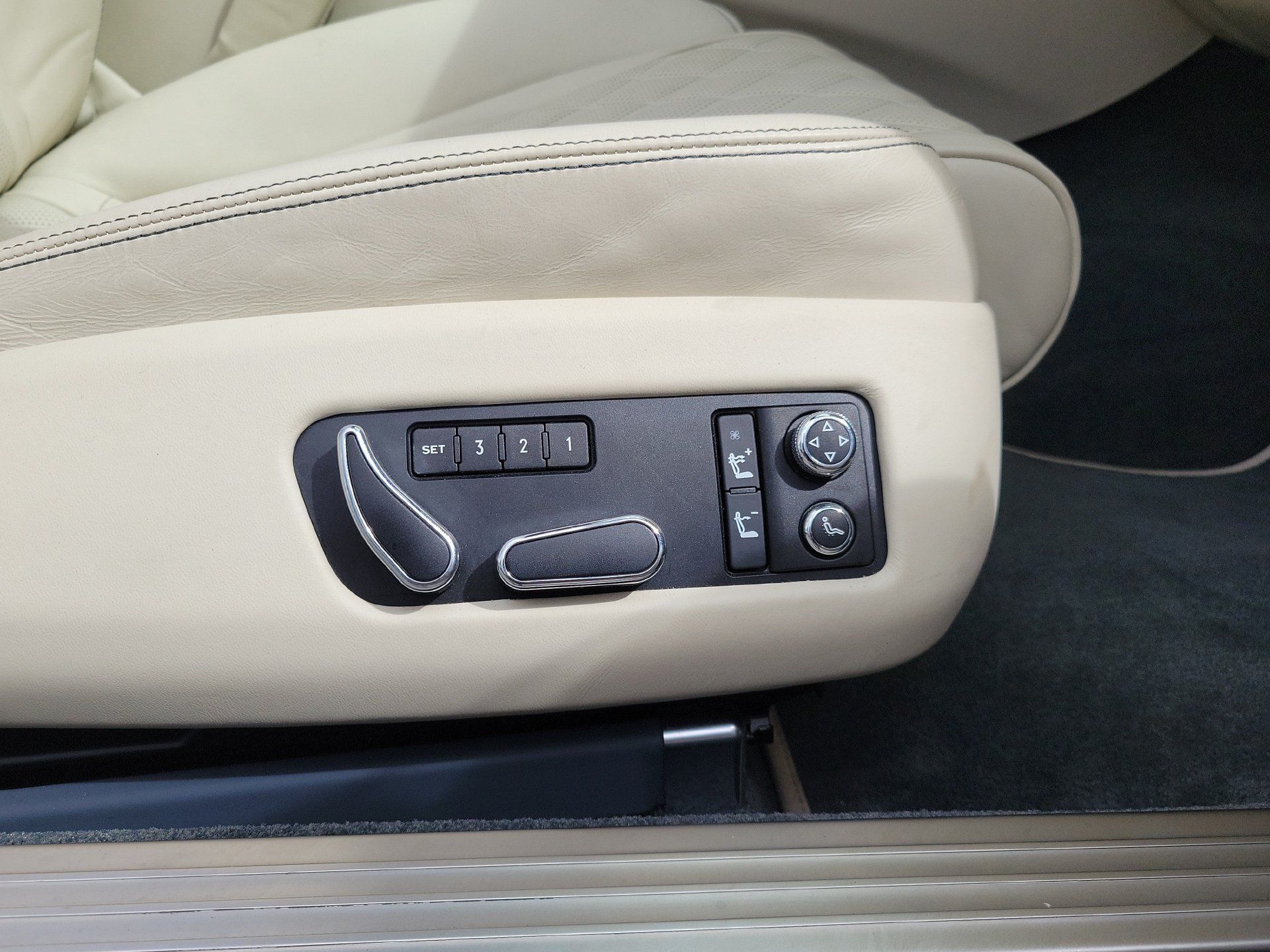Certified 2016 Bentley Continental GT AWD/4WD image 28