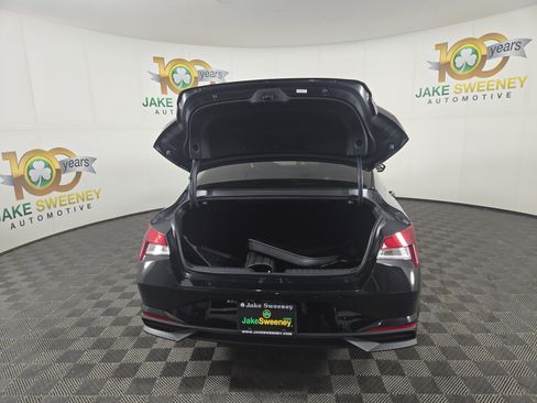 Used 2023 Hyundai Elantra SEL image 32