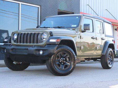 Used 2026 Jeep Wrangler Unlimited Sport AWD/4WD image 7