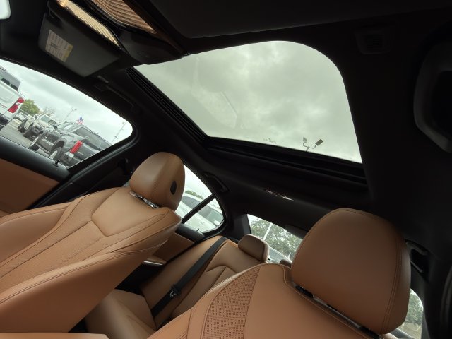 Used 2023 BMW 330e xDrive AWD/4WD image 29