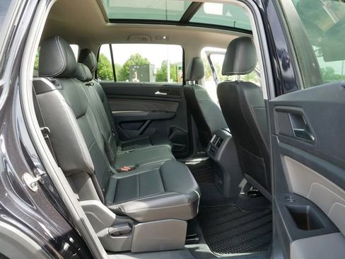 Certified 2023 Volkswagen Atlas SEL R-Line AWD/4WD image 19
