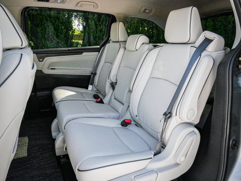 New 2026 Honda Odyssey Touring image 31