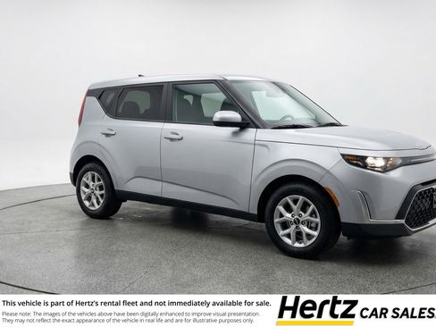 Used 2025 Kia Soul LX w/ LX Technology Package FWD image 1