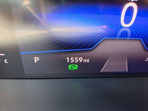 Certified 2025 Volkswagen Taos SE FWD image 18