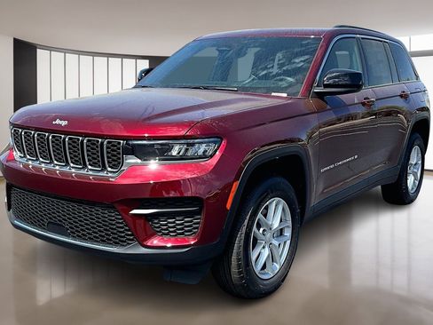 New 2026 Jeep Grand Cherokee Laredo AWD/4WD image 2