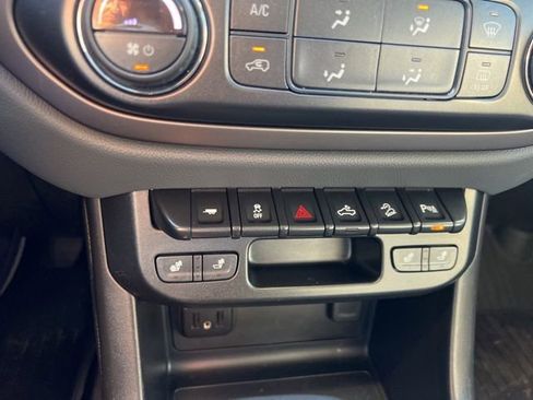 Used 2019 Chevrolet Colorado Z71 image 32