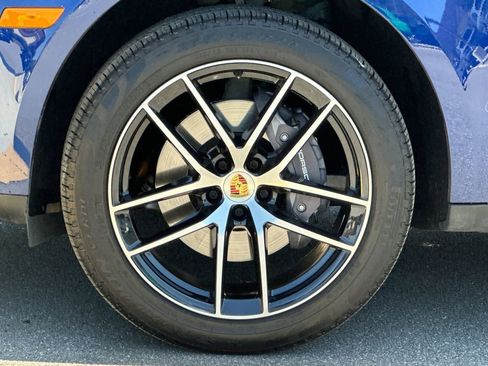 Used 2024 Porsche Macan AWD/4WD image 45