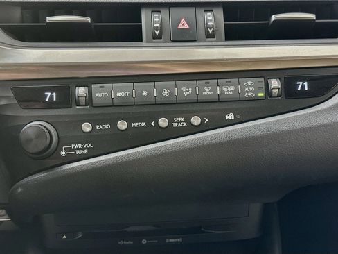 Used 2019 Lexus ES 350 w/ Accessory Package 2 FWD image 22