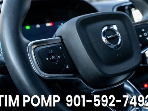 Used 2022 Volvo XC40 P8 Recharge Ultimate image 28