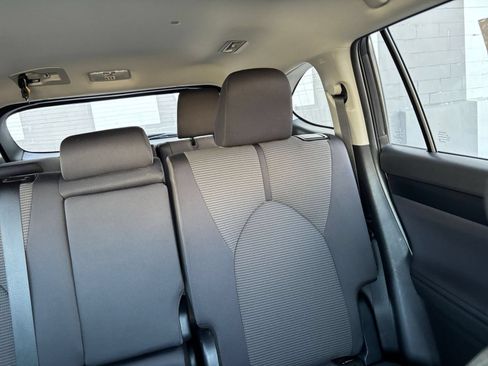 Used 2025 Toyota Highlander LE FWD image 36