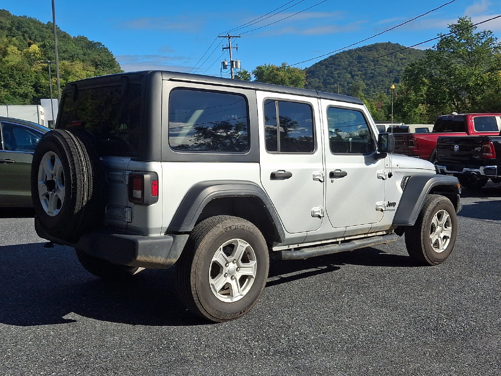 Used 2022 Jeep Wrangler Unlimited Sport AWD/4WD image 9