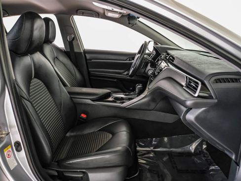 Used 2018 Toyota Camry SE FWD image 27