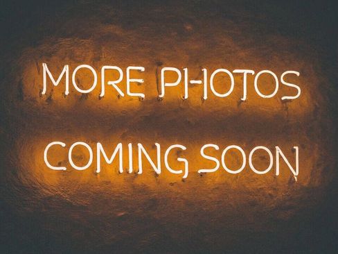 Used 2004 Pontiac Vibe w/ Power Group Value Package image 3