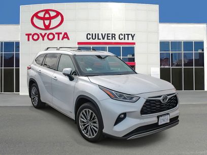 Used 2025 Toyota Highlander XLE