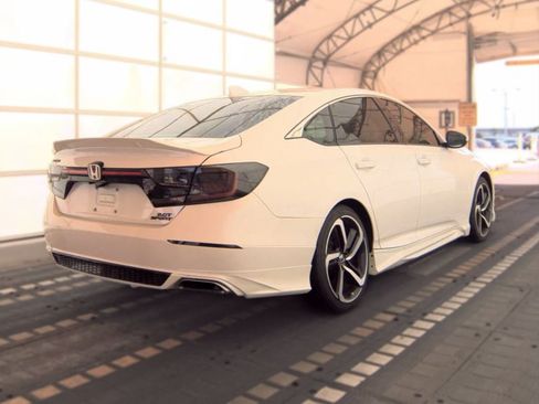 Used 2018 Honda Accord Sport image 4