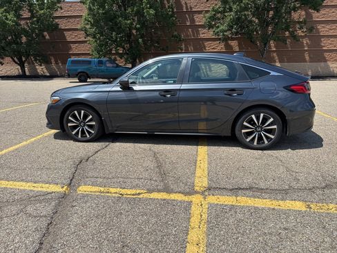 Used 2022 Honda Civic EX-L image 32