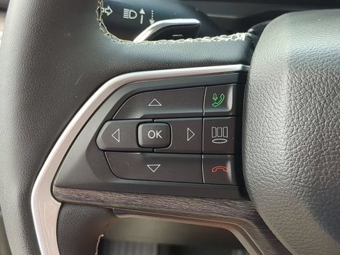Used 2023 Jeep Grand Cherokee Limited AWD/4WD image 16