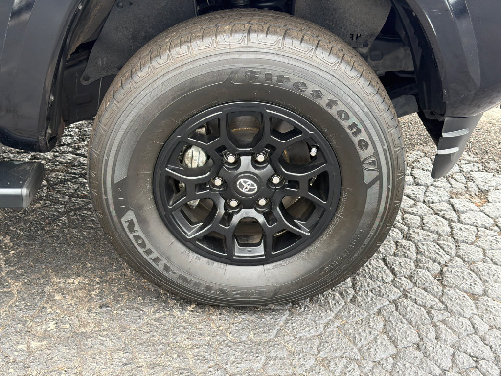 Used 2022 Toyota Tacoma SR5 w/ Technology Package RWD image 14