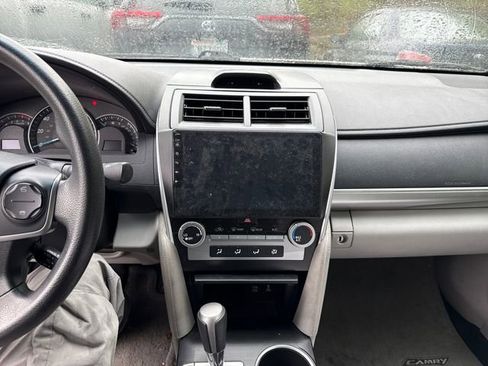 Used 2012 Toyota Camry LE image 23