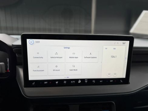 Used 2025 Ford Maverick Lobo image 30