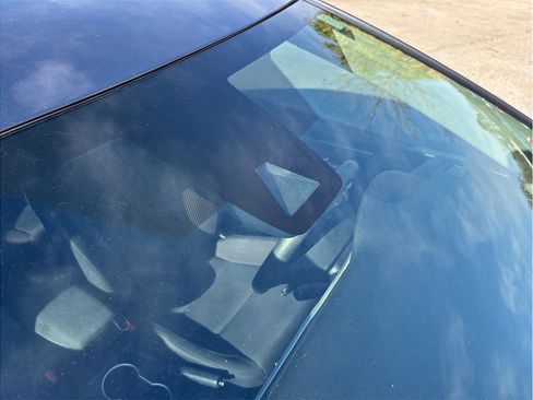 Used 2017 Toyota Corolla LE image 12