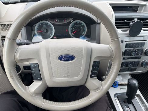 Used 2010 Ford Escape XLT image 5