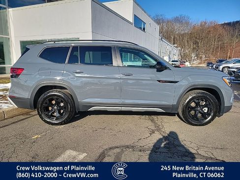 Certified 2025 Volkswagen Atlas Peak Edition SE image 33