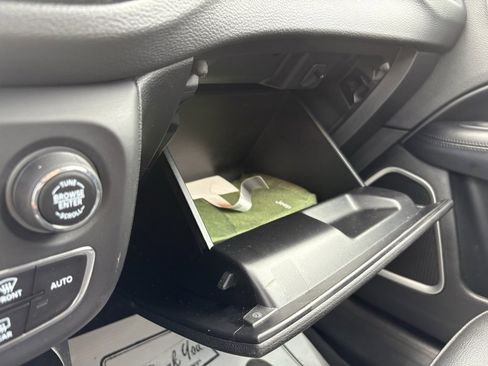Used 2019 Jeep Compass Altitude image 36