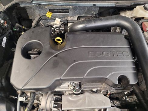 Used 2023 Chevrolet Equinox LT image 30