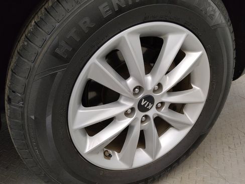 Used 2020 Kia Sorento LX image 31