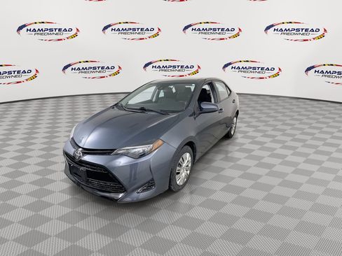 Used 2018 Toyota Corolla LE image 4