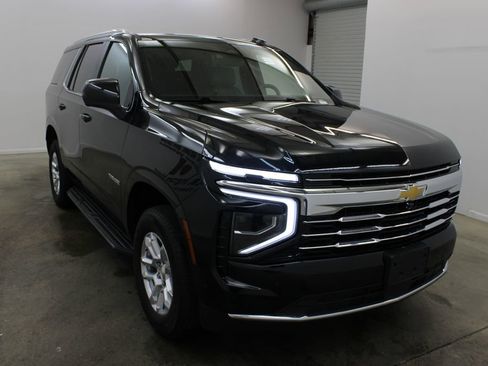 Used 2025 Chevrolet Tahoe LT AWD/4WD image 6
