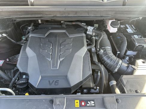 Used 2024 Kia Carnival LX FWD image 17