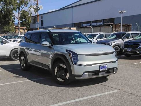 New 2026 Kia EV9 Light image 2