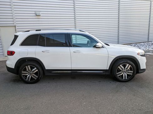 New 2025 Mercedes-Benz EQB 300 4MATIC image 2