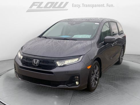Certified 2026 Honda Odyssey Touring image 4