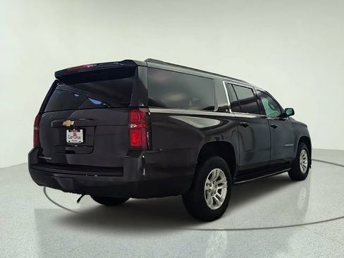 Used 2018 Chevrolet Suburban LT w/ Luxury Package AWD/4WD image 5