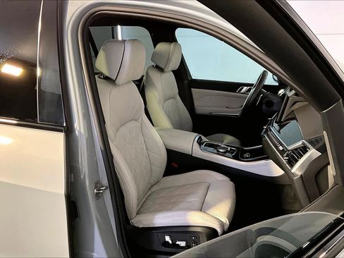 Used 2024 BMW X5 xDrive40i w/ M Sport Package image 8