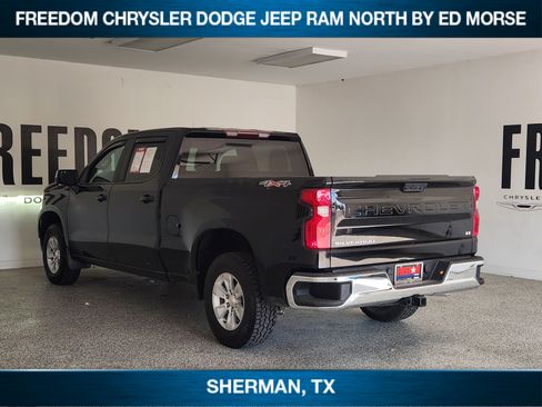 Used 2023 Chevrolet Silverado 1500 LT w/ Protection Package AWD/4WD image 3