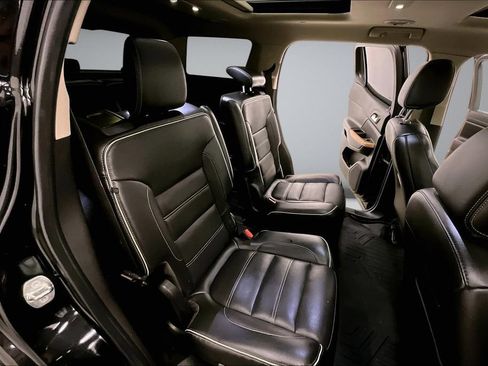 Used 2019 GMC Acadia Denali AWD/4WD image 25