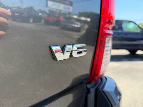Used 2016 Toyota Tacoma TRD Sport w/ Premium & Technology Package AWD/4WD image 11