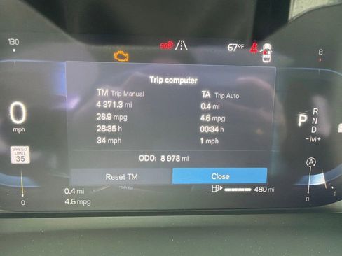 Certified 2025 Volvo XC40 B5 Plus AWD/4WD image 13