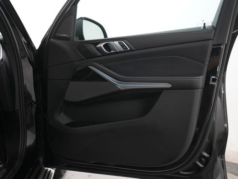 Used 2025 BMW X5 xDrive50e AWD/4WD image 9