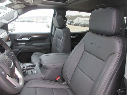 New 2026 GMC Sierra 1500 Denali w/ Denali Reserve Package AWD/4WD image 13