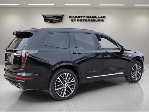 Used 2023 Cadillac XT6 Sport image 5