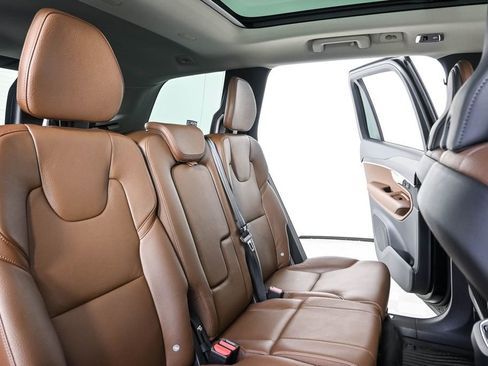 Used 2019 Volvo XC90 T6 Momentum AWD/4WD image 22