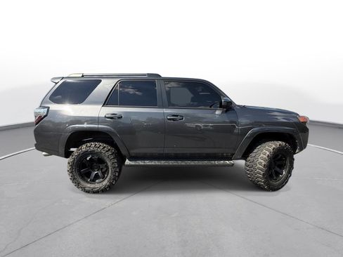 Used 2022 Toyota 4Runner SR5 RWD image 5