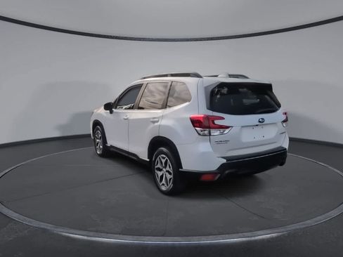 Used 2019 Subaru Forester Premium image 7