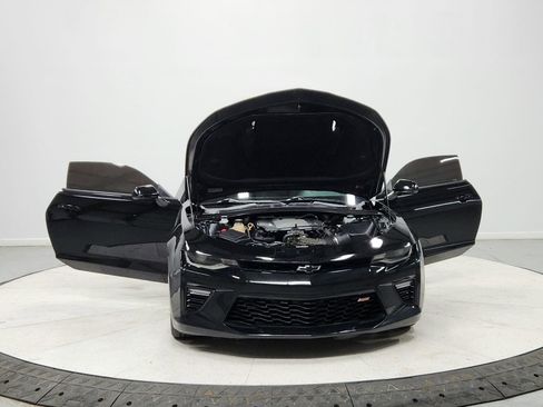 Used 2018 Chevrolet Camaro SS image 10