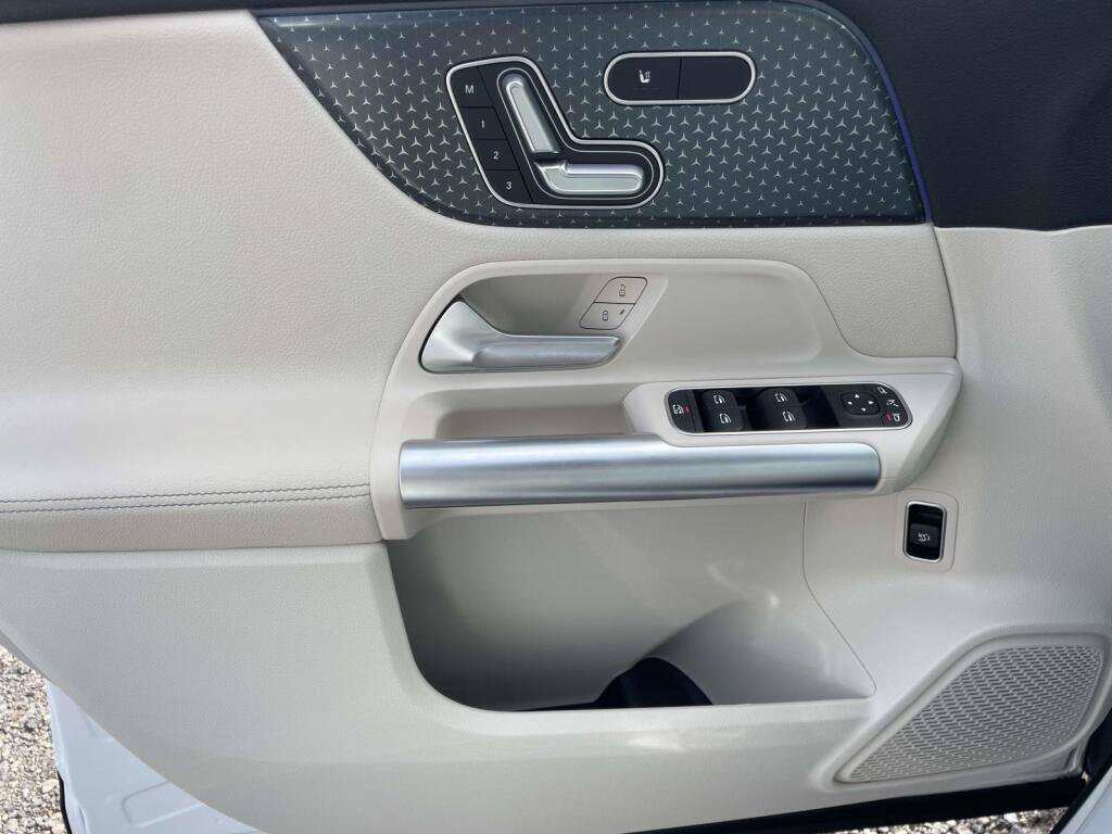 Used 2024 Mercedes-Benz GLA 250 4MATIC image 27